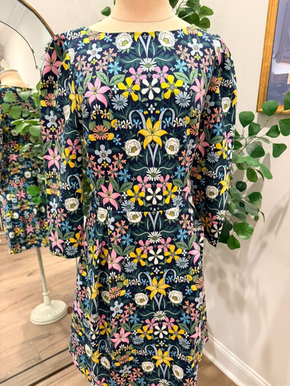 NWT Boden Jersey Floral Dress 12 - Picture 2 of 6